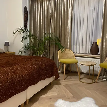 Logies One Room, Sea View